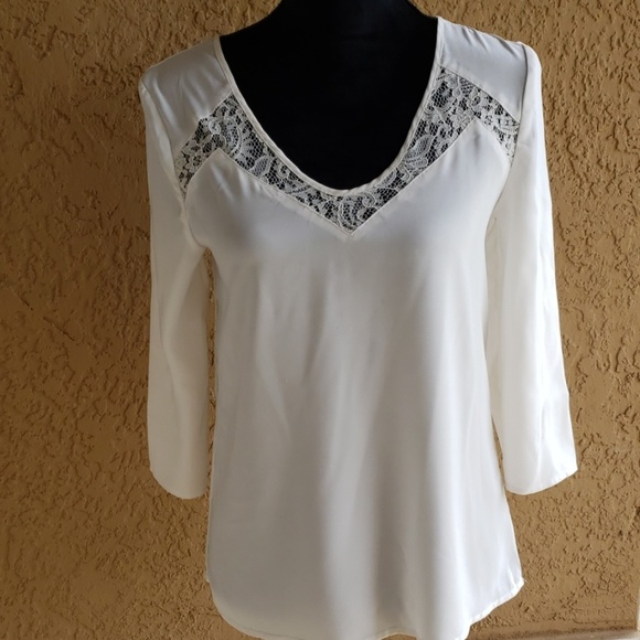 Express off white top. Ready to ship. - Picture 2 of 7